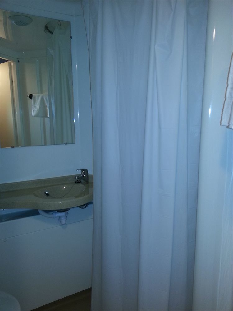 Auberge De Jeunesse Hi Bordeaux-Blanquefort - Ex Otellia Eksteriør billede